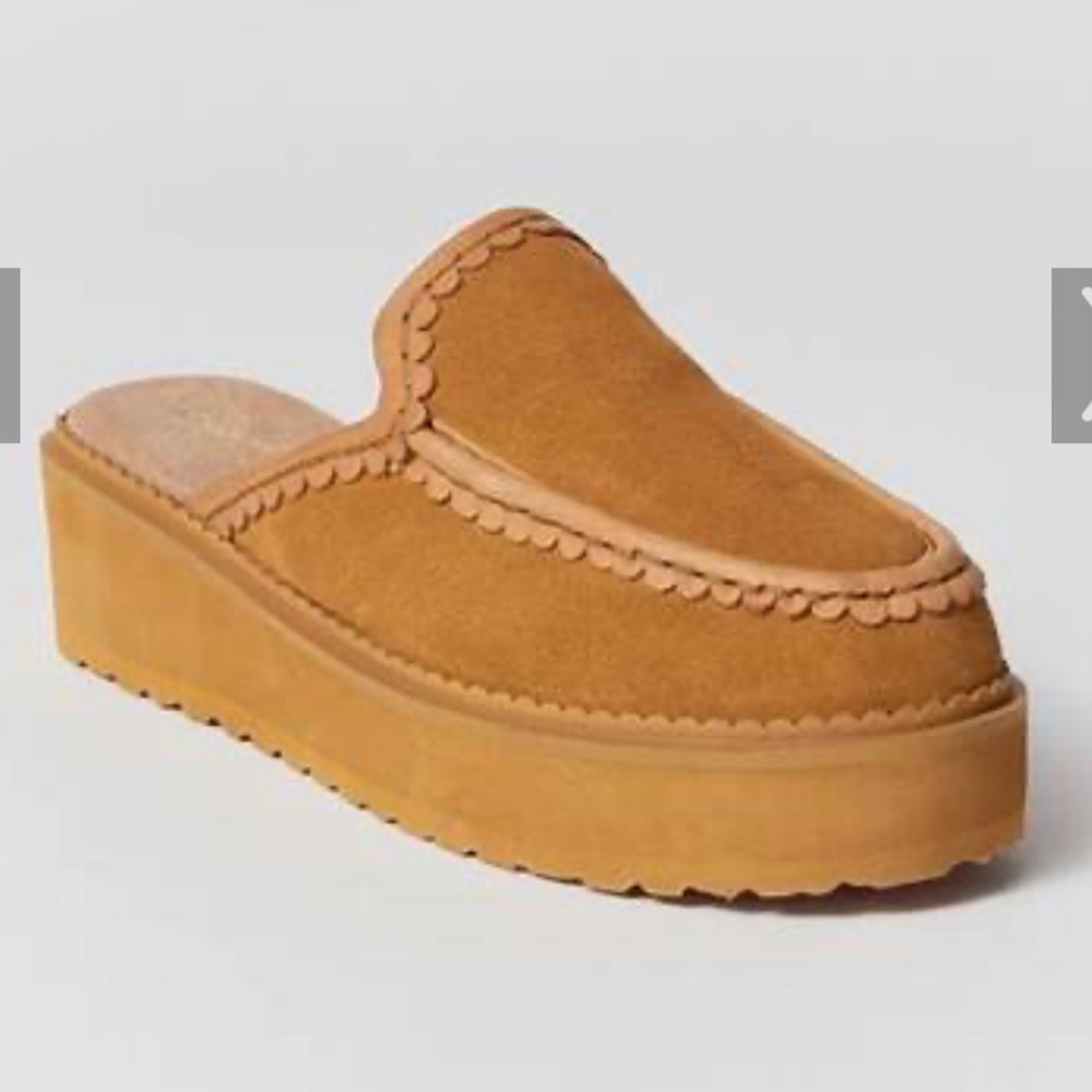 Urban Outfitters Seychelles Suede Platform Slip On Loafers Size 8.5